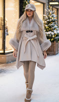 Cargar la imagen en la vista de la galería, Manteau cape fausse fourrure MARLY