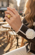 Load image into Gallery viewer, Bague Fleur FLORA – Multirang Dorée Camélia