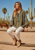 Charger l'image dans la visionneuse de la galerie, Blouse Brodée Kaki Oversize SERENA – Coton Bohème Femme