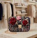 Charger l'image dans la visionneuse de la galerie, Sac en tweed marine CHANY à fleurs et chaîne dorée
