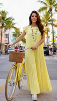 Load image into Gallery viewer, Robe longue plissée LOU jaune