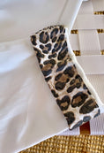 Load image into Gallery viewer, Pantalon blanc revers léopard CLOTILDE
