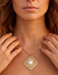 Charger l'image dans la visionneuse de la galerie, Pendentif Doré Ethnique YASMINE – Pierre Blanche Gipsy Bohème