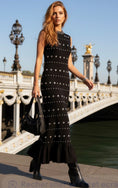 Cargar la imagen en la vista de la galería, Robe Longue Noire Cloutée SANDRA Clous Métalliques