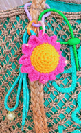 Charger l'image dans la visionneuse de la galerie, Bijou de sac porte-clé FLOWER crochet