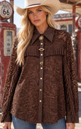 Charger l'image dans la visionneuse de la galerie, TALULAH – Chemise western femme en dentelle à franges