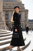 Cargar la imagen en la vista de la galería, Trench long noir ZAZA — La robe-manteau parisienne