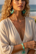 Charger l'image dans la visionneuse de la galerie, Collier Goutte d'Eau CHLOÉ – Perles Multicolores & Doré Bohème♥️✨