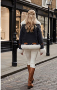 Load image into Gallery viewer, Blouson Jean & Fausse Fourrure – British Style | Lilirose Cannes
