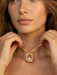 Load image into Gallery viewer, Collier Pendentif Perle Nacre et Or SAVANNAH– Bohème Chic