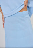 Load image into Gallery viewer, Jupe Longue Maille Évasée Bleue NICOLETTA