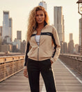 Cargar la imagen en la vista de la galería, Veste Zippée jogg Beige LENOX — Col Montant