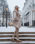 Cargar la imagen en la vista de la galería, Manteau cape fausse fourrure MARLY –
