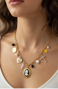 Charger l'image dans la visionneuse de la galerie, Collier Breloques Dorées & Camais DONNA – Bijou Bohème Ethnique Chic 🌟✨
