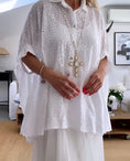Load image into Gallery viewer, Blouse oversize broderie anglaise blanche POPY
