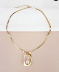 Load image into Gallery viewer, Collier Pendentif Perle Nacre et Or SAVANNAH– Bohème Chic
