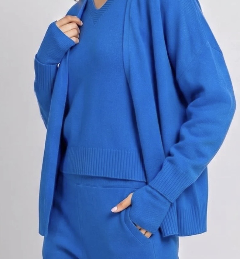 Anaïs – Pantalon en maille bleu au toucher cachemire