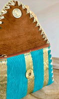 Load image into Gallery viewer, Porte monnaie enveloppe turquoise TEXAS
