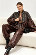 Charger l'image dans la visionneuse de la galerie, Pantalon Barrel Simili Cuir Chocolat NATY
