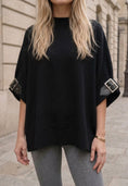 Cargar la imagen en la vista de la galería, MARINE – Pull noir oversize à boucles argentées
