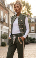 Load image into Gallery viewer, Pantalon LAURIE – Kaki Bandes Crème & Chocolat | Style Jogg Chic
