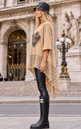 Load image into Gallery viewer, Tunique FLO camel en coton, dentelle et cœurs – Coupe asymétrique
