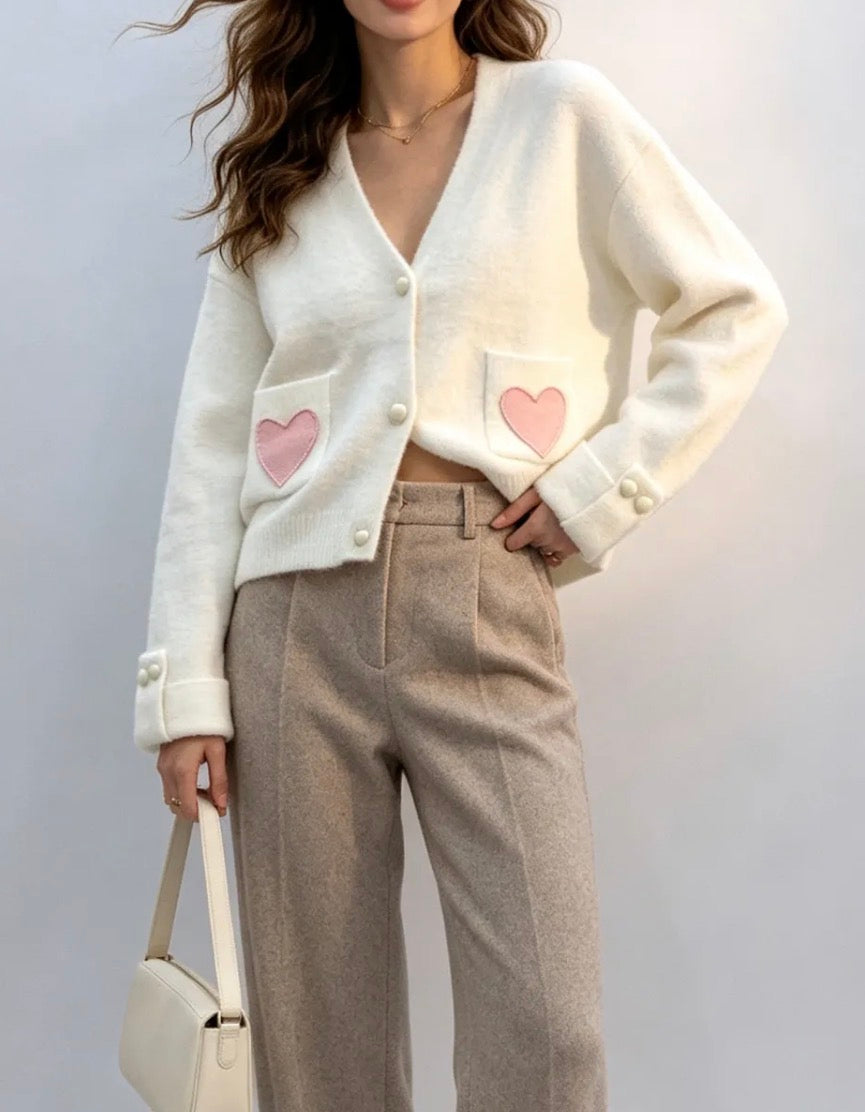 Gilet ROSALIE – Poches Cœurs Roses | Maille Douce Crème