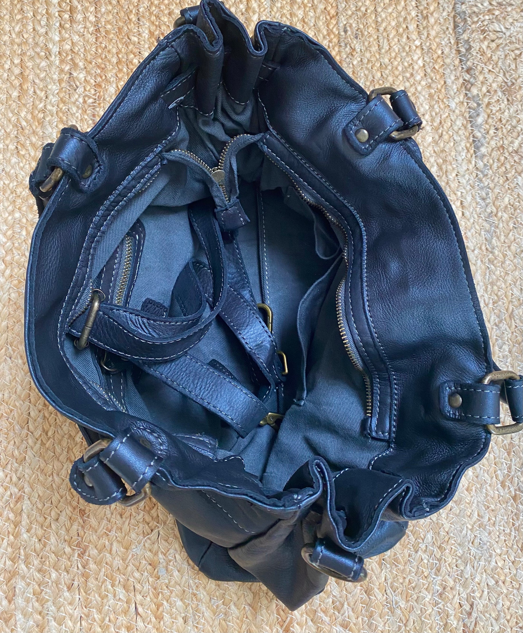 JANE black leather bag