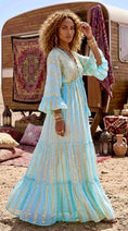 Charger l'image dans la visionneuse de la galerie, Robe Longue Bohème Gypsy EVA – Tie & Dye Aqua | Paillettes 🌴🌿
