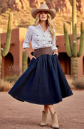 Charger l'image dans la visionneuse de la galerie, Chemise Blanche Style Officier Boutons Dorés ARIZONA – Femme Boho Chic🌙
