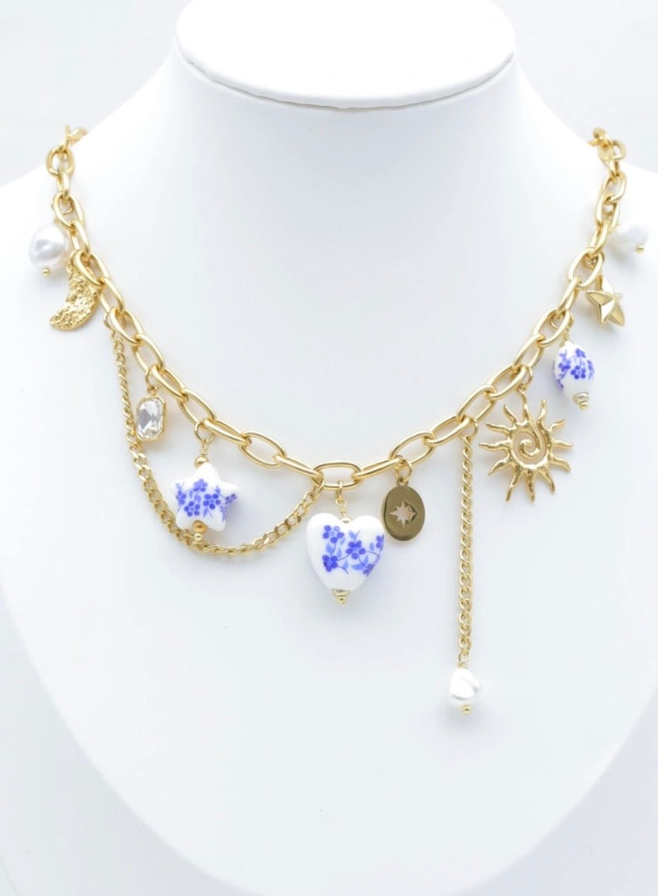 Collier Breloques Doré FIDJI – Collier Bohème Femme Cœurs & Croix🩵