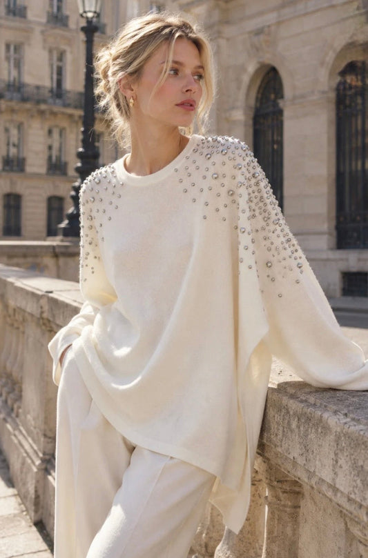 Pull oversize écru à clous argentés CAMILLE