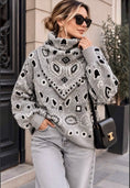 Load image into Gallery viewer, Pull avec foulard bandana en maille grise JOE
