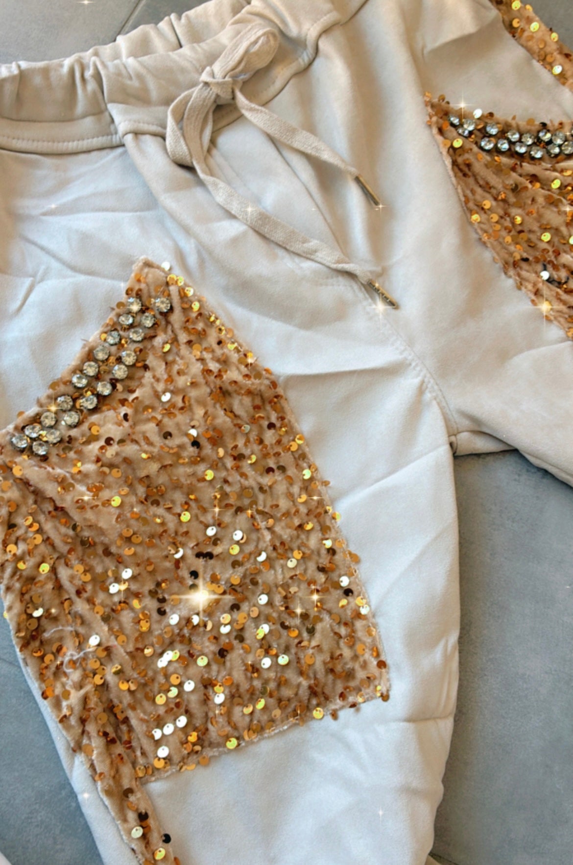 Pantalon beige velours et paillettes or MOLY