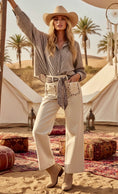 Charger l'image dans la visionneuse de la galerie, Jean Taille Haute Beige & Foulard Amovible RODÉO – Lilirose Cannes🤎
