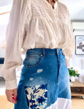 Load image into Gallery viewer, Jupe en jean avec volants fleuri FLORIANE
