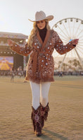 Charger l'image dans la visionneuse de la galerie, Veste Gilet Bandana Camel CALICO ✨ Étoiles & Cachemire | Franges Bohème

