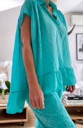 Load image into Gallery viewer, Top voile de coton turquoise SOPHIE
