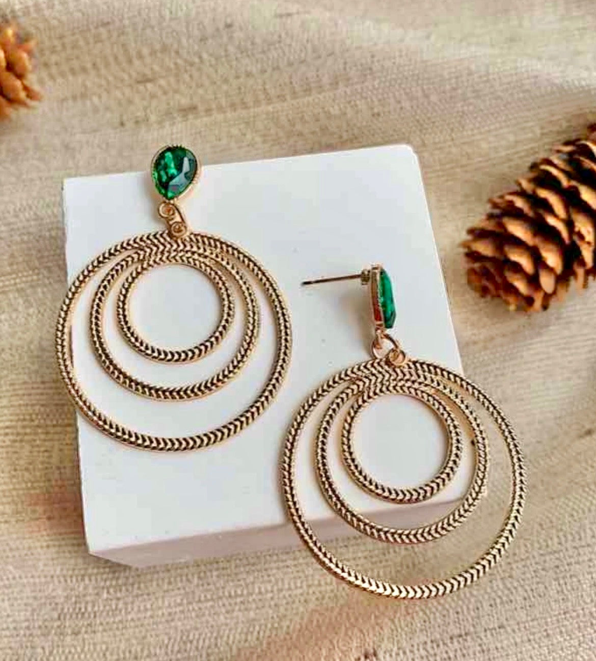 Boucles d'Oreilles Dorées Alizée 💚 | Pierre Verte Circulaire – Bijou Princesse Mille et Une Nuits