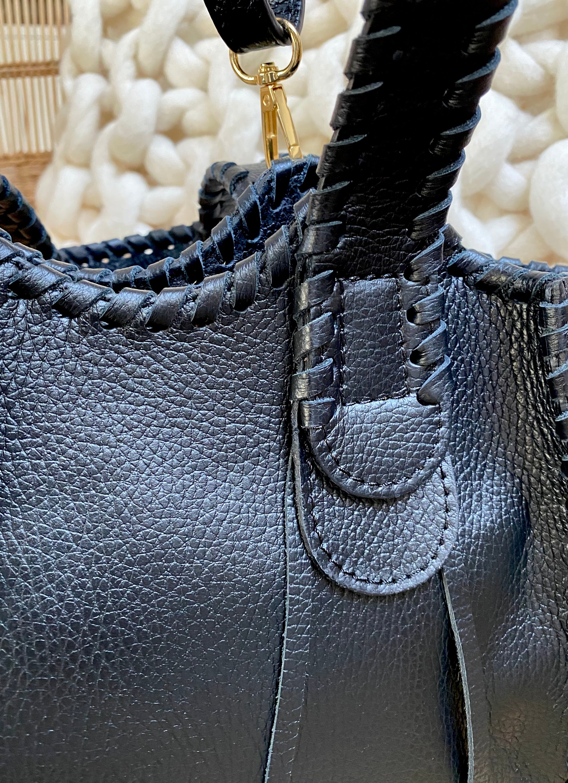 SIMONE black leather bag