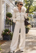 Cargar la imagen en la vista de la galería, Ensemble femme STELLA – Doudoune à capuche et pantalon large
