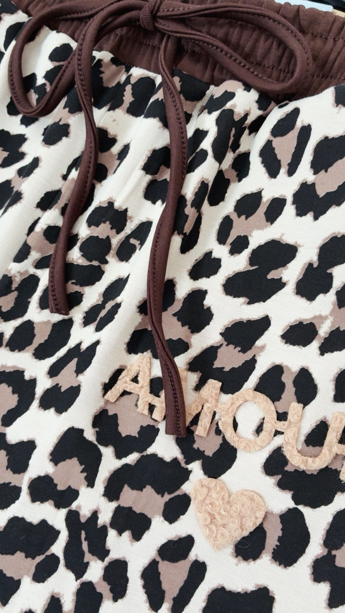 Jogging Léopard broderies dorées AMOUR🐆❤️