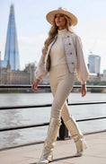 Cargar la imagen en la vista de la galería, CHELSEA — Blouson Officier Crème | Manches Bouffantes
