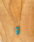 Cargar la imagen en la vista de la galería, Sautoir griffe turquoise NAVARRO
