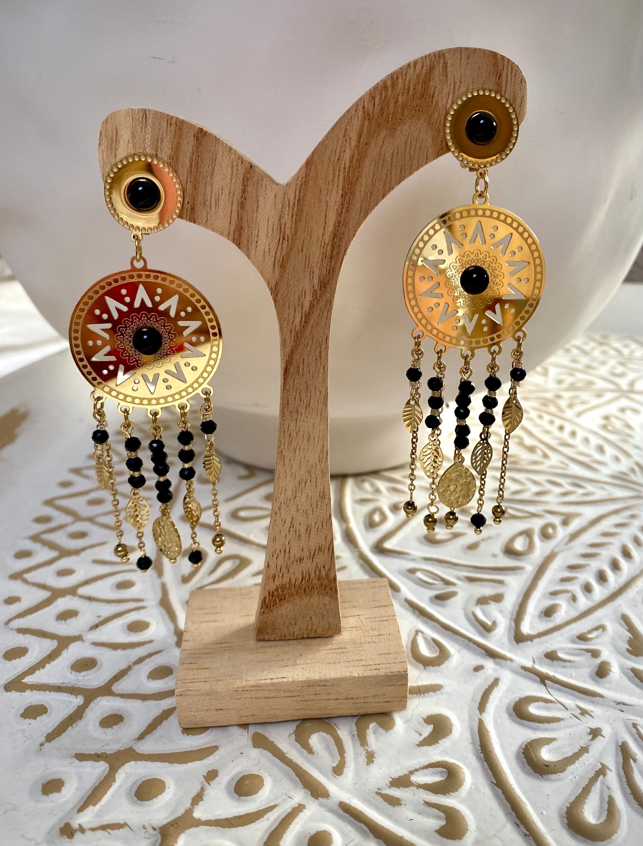 Pair of OLIVIA gold/black clip earrings