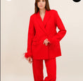 Charger l'image dans la visionneuse de la galerie, Blazer Chelsea Rouge Plumes – Veste Femme Tendance♥️
