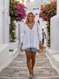 Load image into Gallery viewer, Blouse Bohème Karolina en Soie & Coton – Oversize Fluide & Évasée
