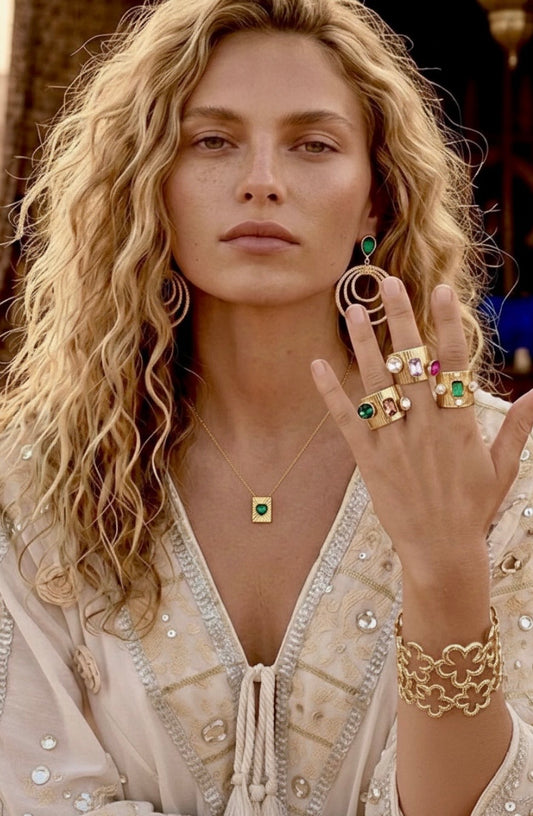 Pendentif Cœur Amaya 💚 | Pierre Verte Dorée – Mille et Une Nuits