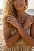 Cargar la imagen en la vista de la galería, Boucles d'oreilles Étoile de Mer LOLA – Bijou Boho Chic Plage & Été💫

