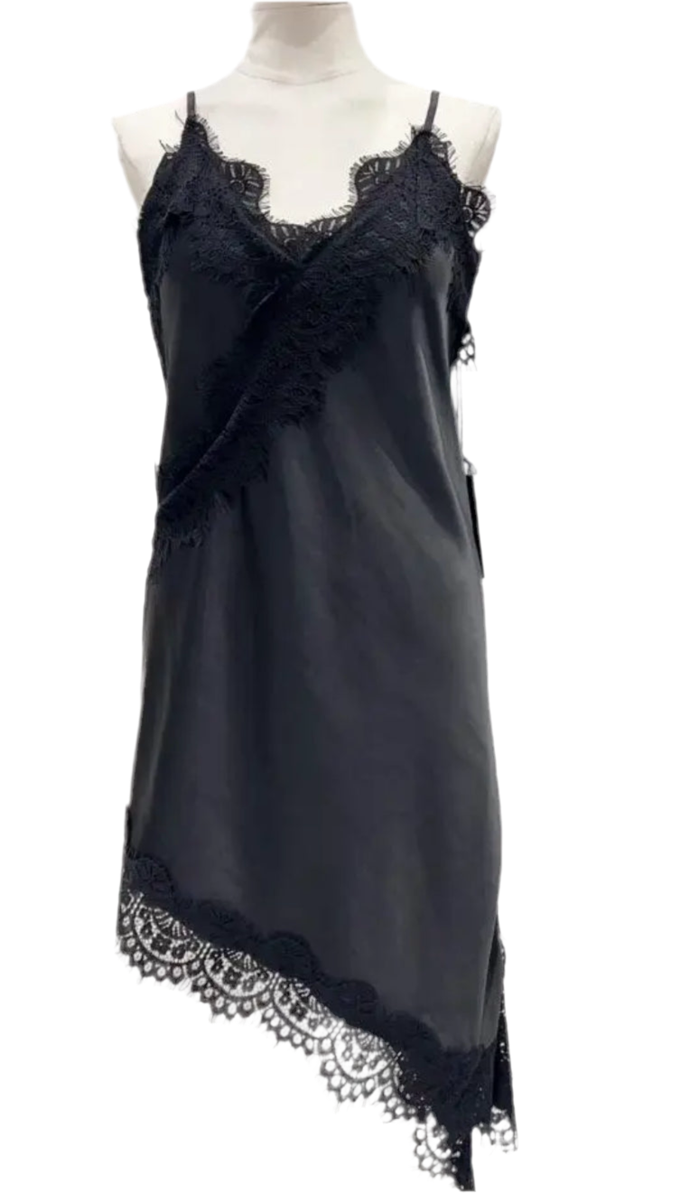 Robe satinée dentelle AVA